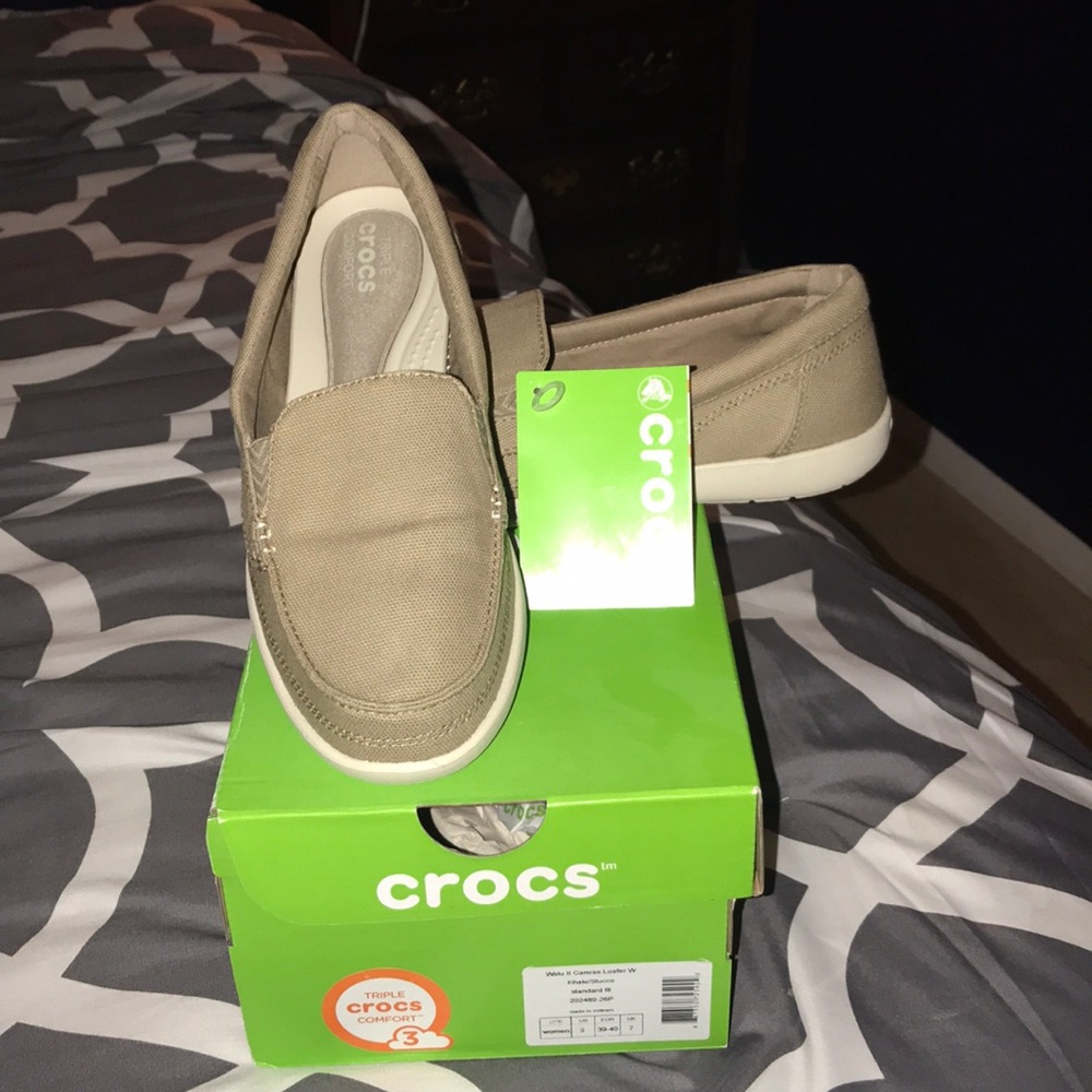 Crocs Walls II Khaki canvas loafer